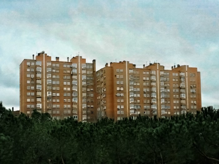 fotografia edificio mole hormiguero chamartin fachada ventanas hogares arquitectura paisaje urbano siuacionismo psicogeografia antonio beltran